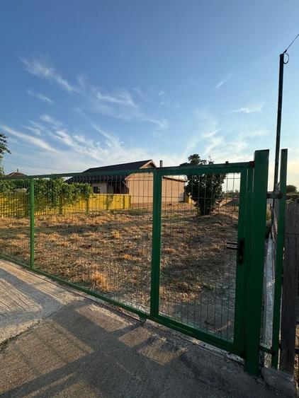 Teren de 1000 mp, în Lunca