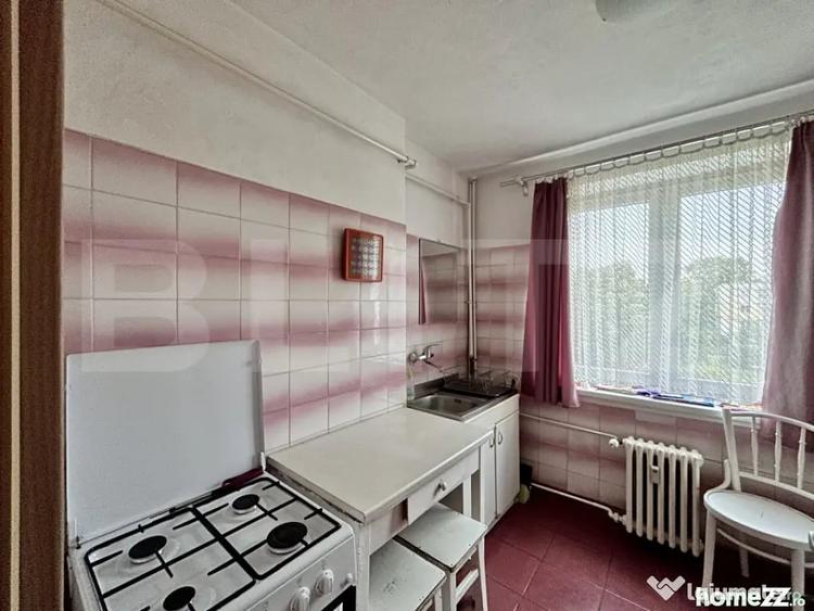 Apartament cu 3 camere semidecomandat în Andrei Mureșanu