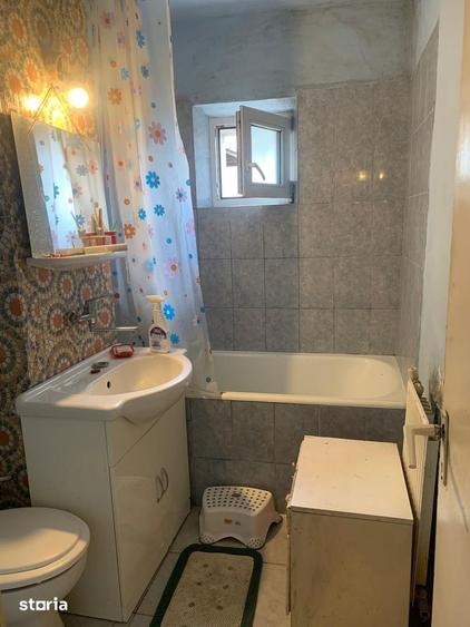 Apartament cu 4 camere decomandat în Dâmbul Rotund