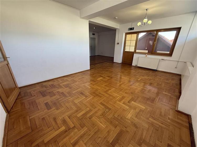 Spațiu comercial, de 600 mp, în Gherăiești