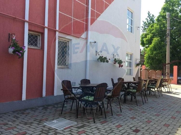 Birou, de 249 mp, în Piața Centrală