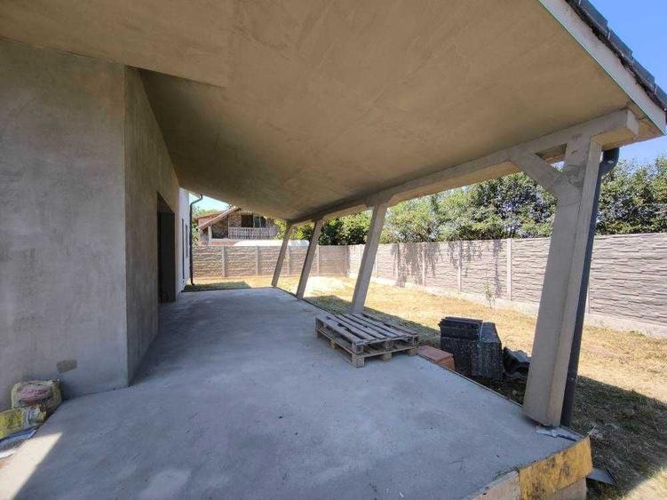 Casă cu 4 camere cu Teren 500 Mp în Exterior Vest