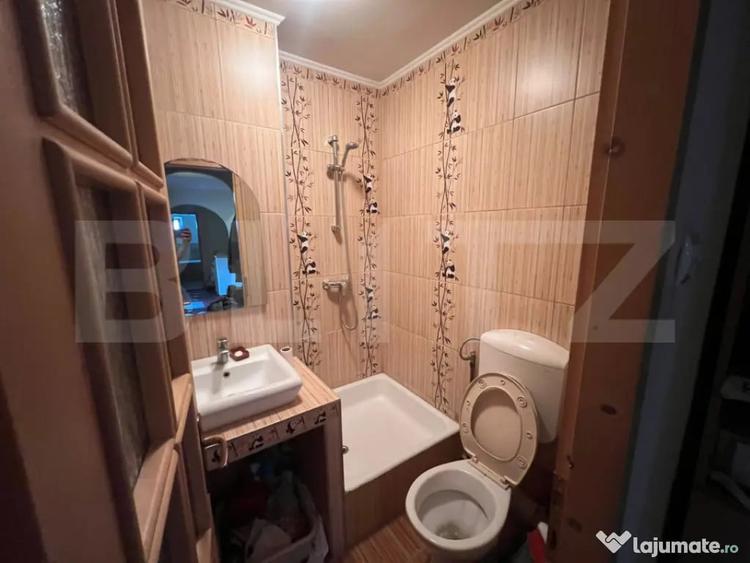 Apartament cu 4 camere decomandat în Central