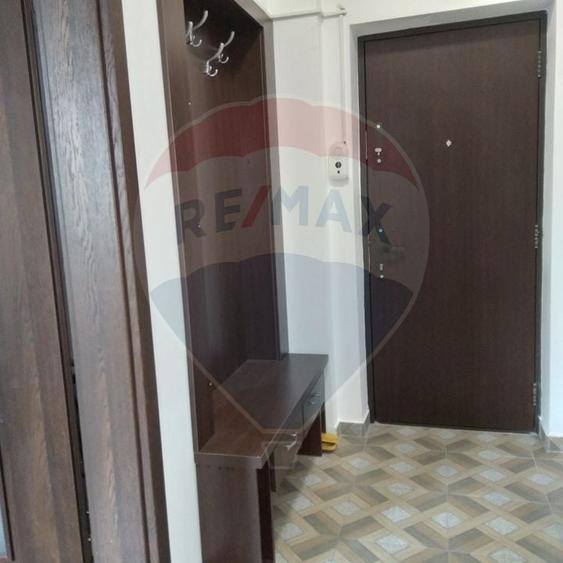 Garsonieră decomandată, mobilată în Universitate