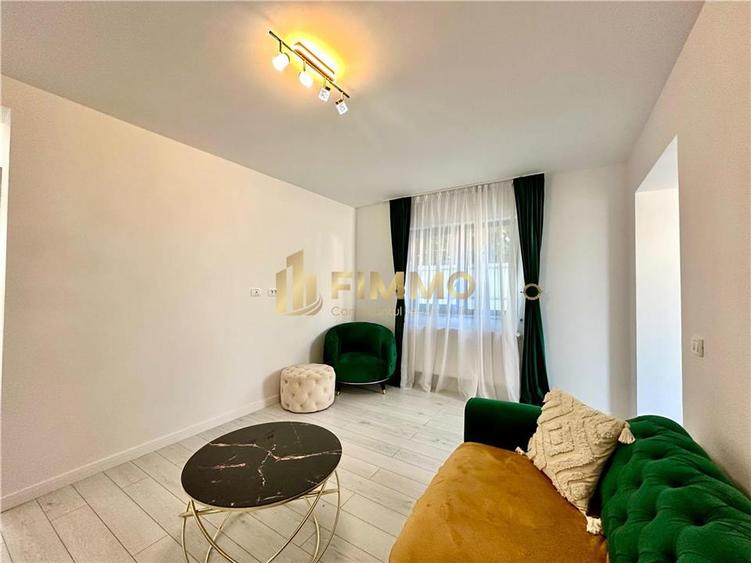 Casă individuală cu 5 camere cu Teren 250 Mp în Est