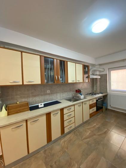 Apartament cu 2 camere decomandat, mobilat în Florești — fotografia 2