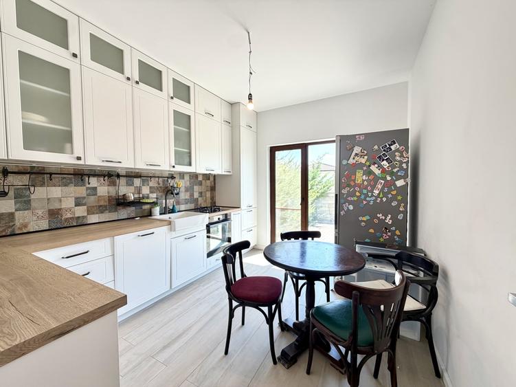 Duplex cu 4 camere cu Teren 240 Mp în Sânandrei