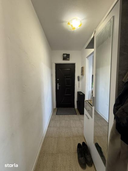 Apartament cu 2 camere semidecomandat în Girocului