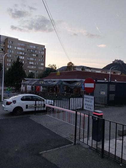 Garsonieră decomandată în Central