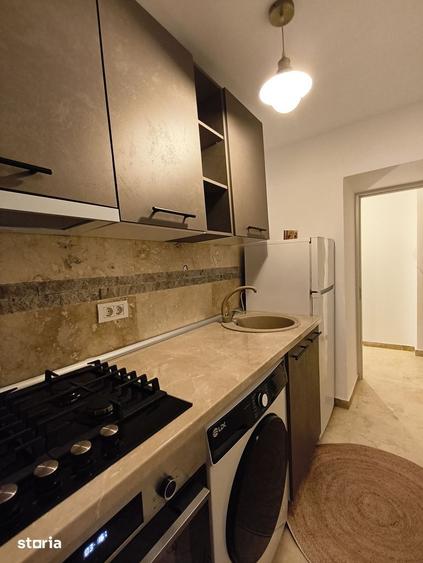 Apartament cu 3 camere semidecomandat în Casa de Cultură