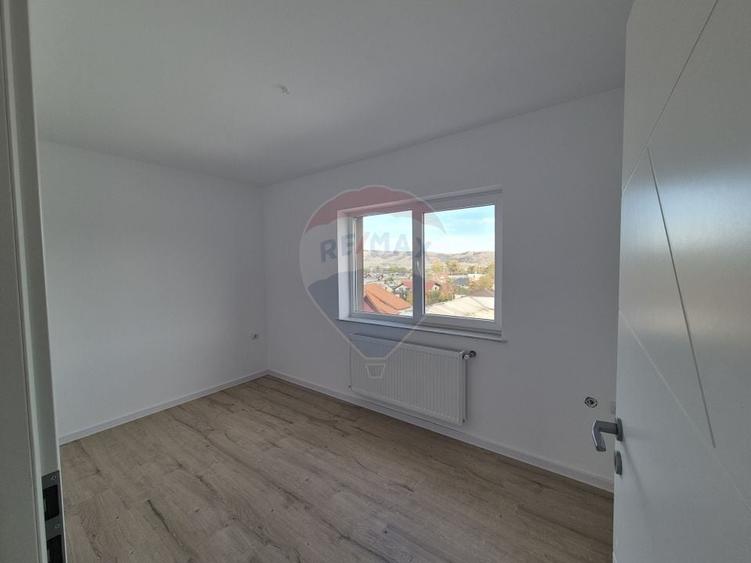 Penthouse cu 4 camere decomandat în Kogălniceanu