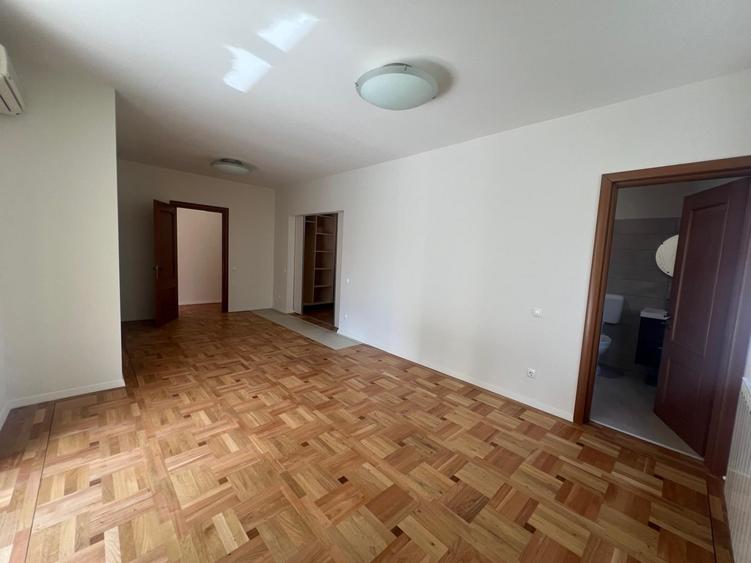Apartament cu 3 camere decomandat în Herăstrău