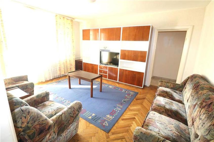 Apartament cu 3 camere semidecomandat în Ultracentral