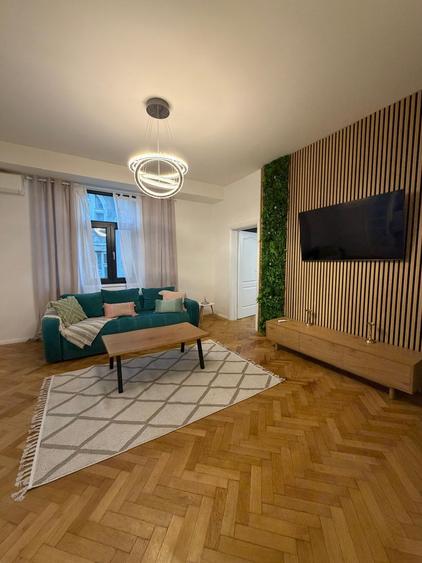 Apartament cu 3 camere decomandat în P-ța Unirii