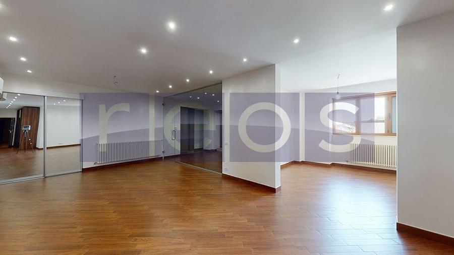 Apartament cu 3 camere decomandat în Beller