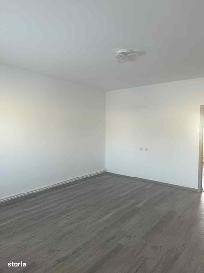 Casă cu 3 camere cu Teren 300 Mp în Lumina