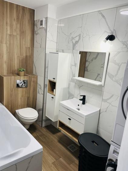 Apartament cu 3 camere decomandat în Florești