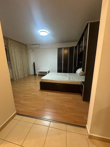 Garsonieră decomandată în Vitan