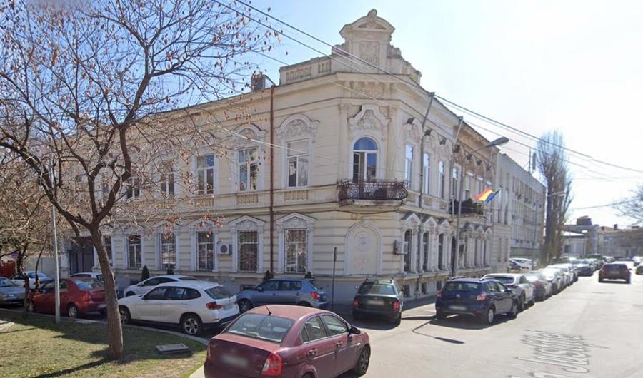 Birou, de 115 mp, în Mitropolie
