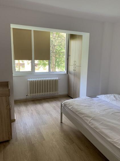 Apartament 2 camere de inchiriat, piata Flora , manastur , decomandat , etaj 2 - 5