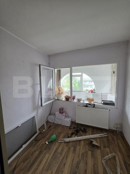 Apartament cu 4 camere decomandat, mobilat în Mazepa 1