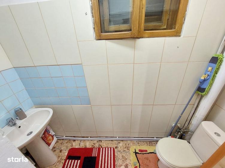 Casă cu 4 camere în Teiș