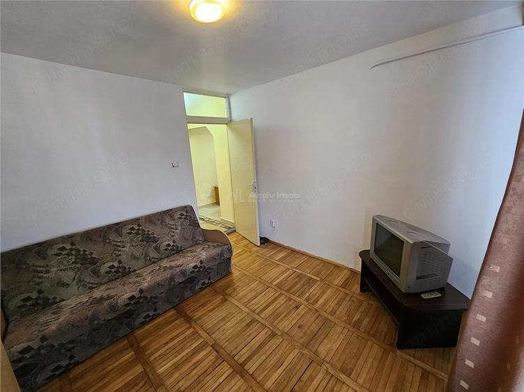 Apartament cu 2 camere decomandat în Cuptoare (Reșița)