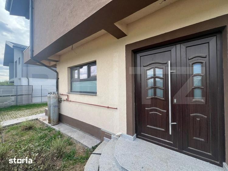 Casă cu 4 camere cu Teren 370 Mp în Malu Mare