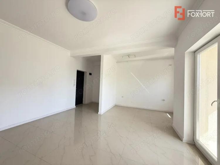 Apartament cu 3 camere semidecomandat în Torontalului