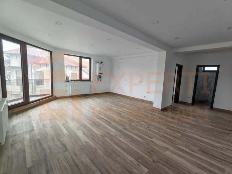 Spațiu comercial, de 360 mp, în Central