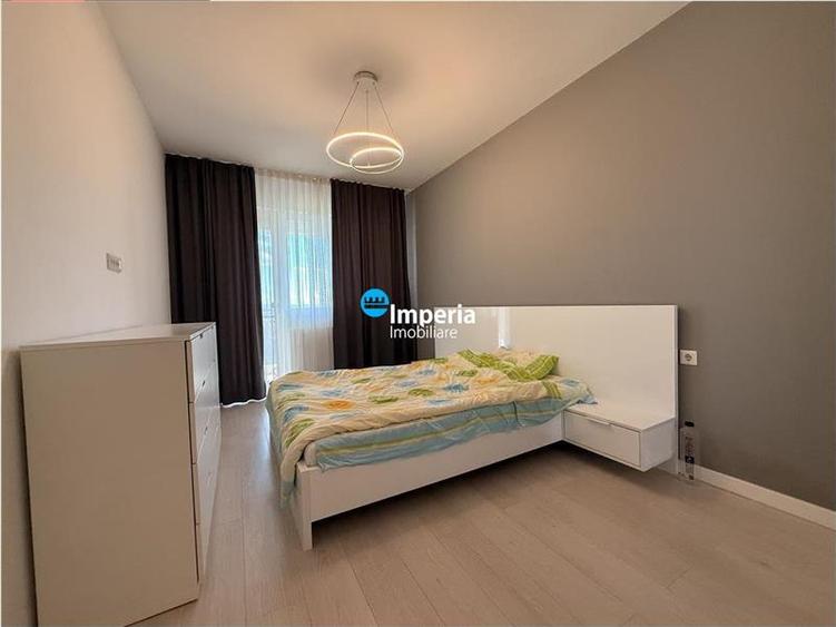 Apartament cu 2 camere decomandat în Podul de Fier