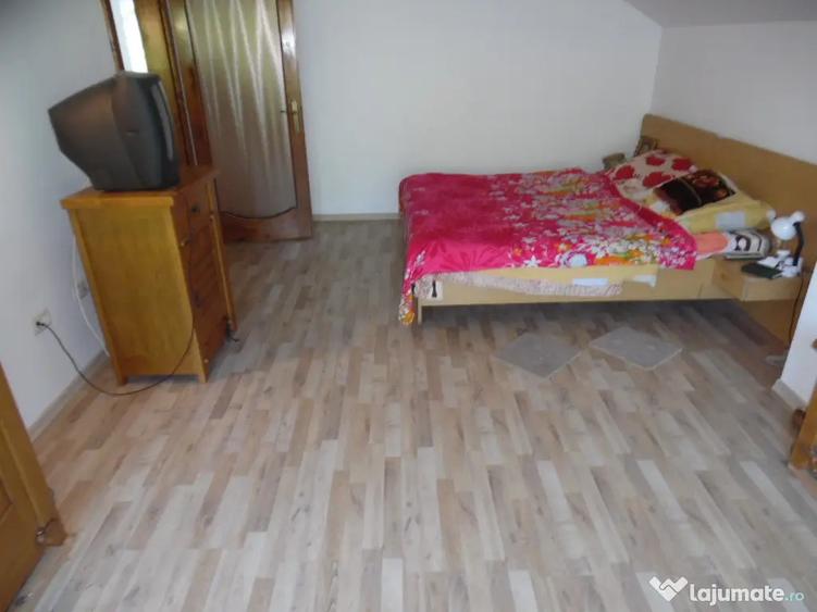 Casă cu 4 camere cu Teren 1700 Mp în Călugareni