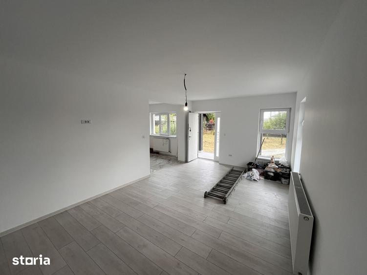 Casă cu 3 camere cu Teren 600 Mp în Lețcani