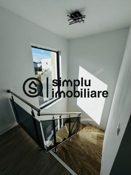 Casă individuală cu 3 camere cu Canalizare în Preajba