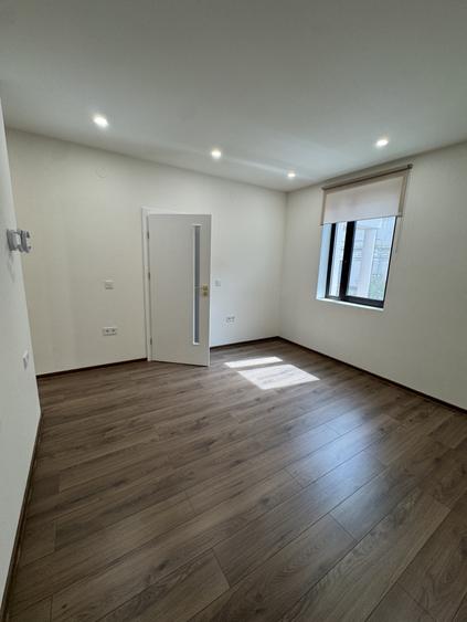 Casă individuală cu 4 camere cu Canalizare în Ultracentral