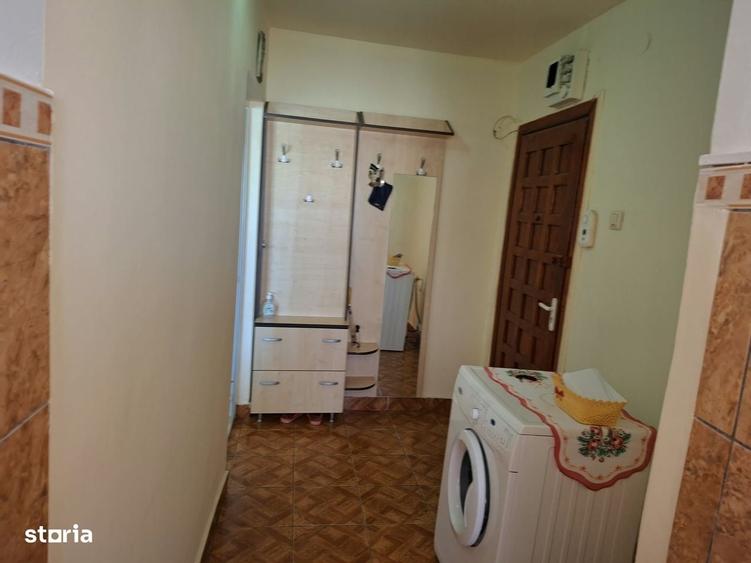Apartament cu 2 camere semidecomandat în Malu Roșu