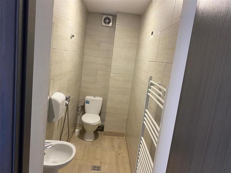 Spațiu comercial, de 100 mp, în Noua
