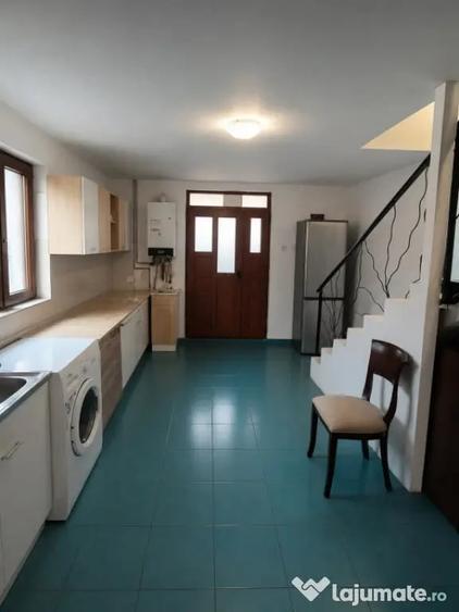Casă cu 3 camere cu Teren 400 Mp în Central