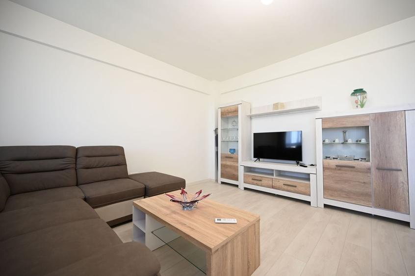 Apartament cu 2 camere decomandat, mobilat în Aradului