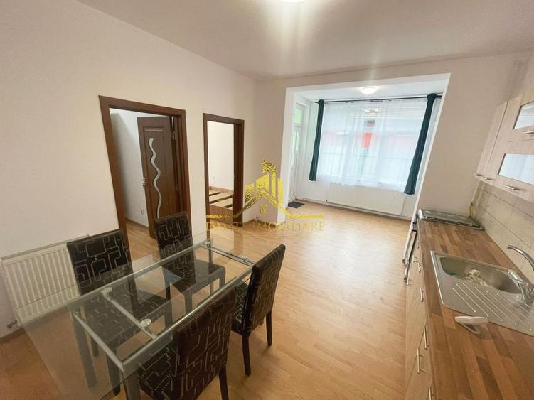 Apartament cu 2 camere decomandat, mobilat în Central