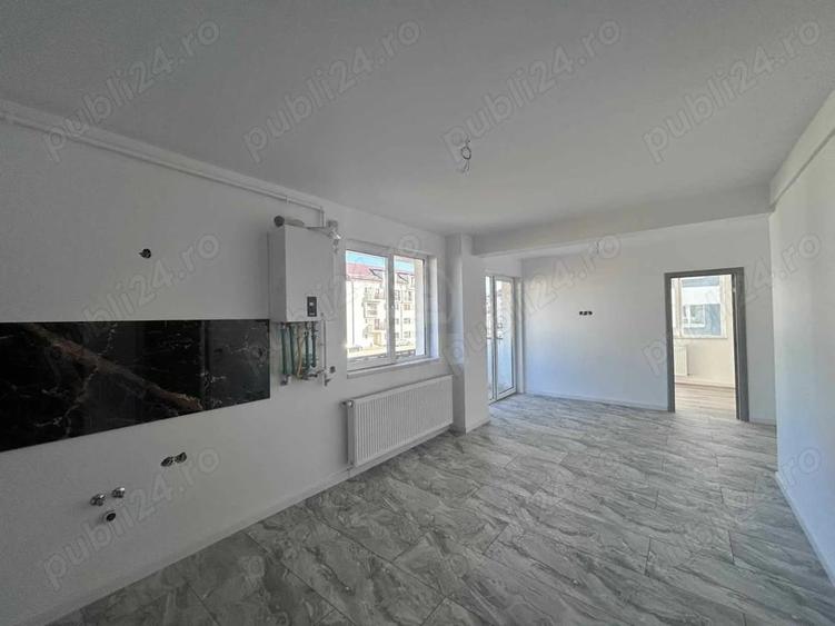 Apartament cu 3 camere semidecomandat în Florești