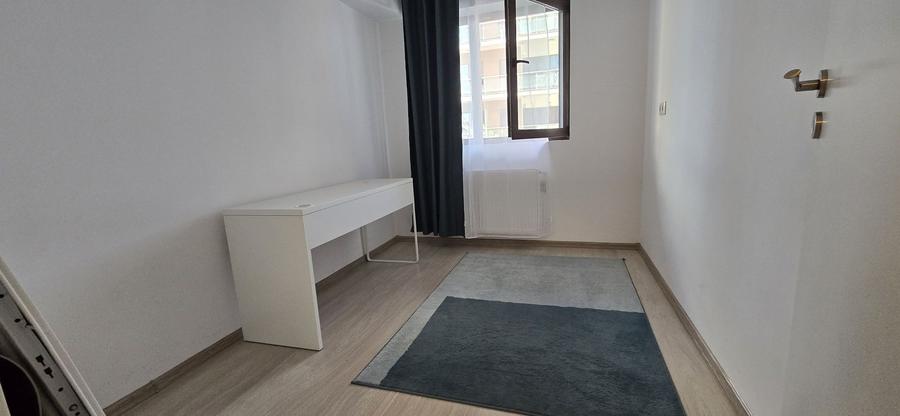 Apartament cu 3 camere decomandat, mobilat în Est