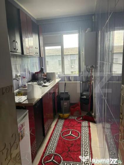 Apartament cu 2 camere semidecomandat în Micro 6