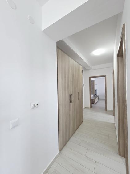 Apartament cu 3 camere decomandat, mobilat în Central