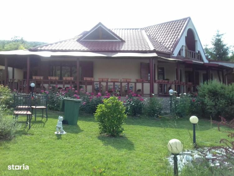 Casă cu 4 camere cu Teren 2200 Mp în Gârleni