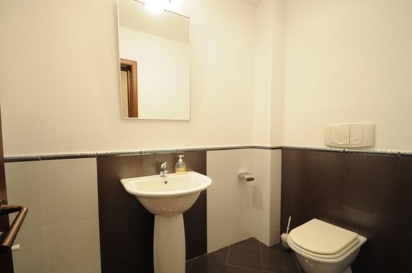 Penthouse cu 6 camere decomandat, mobilat în Herăstrău