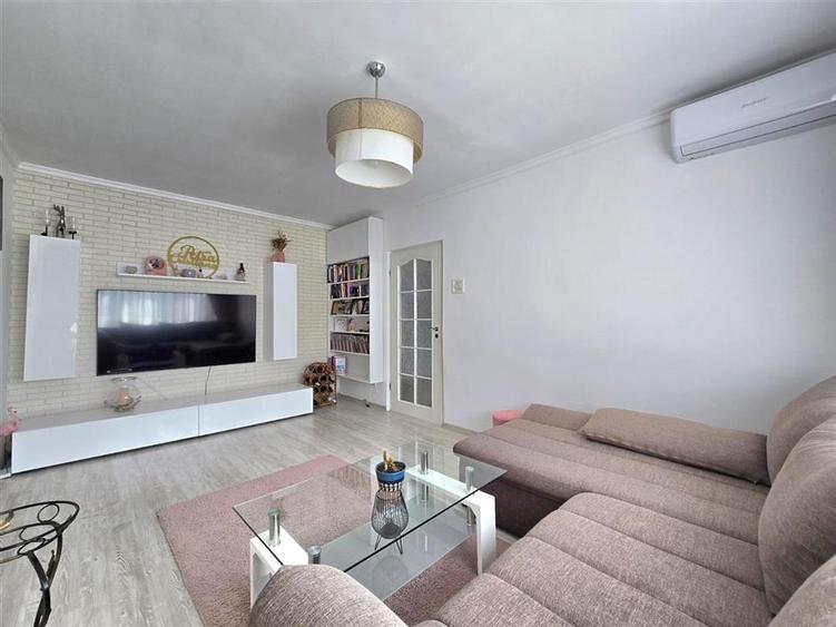 Apartament cu 2 camere semidecomandat în Iosia-Nord