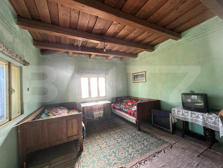 Casă individuală cu 7 camere cu Teren 7247 Mp în Hărțăgani