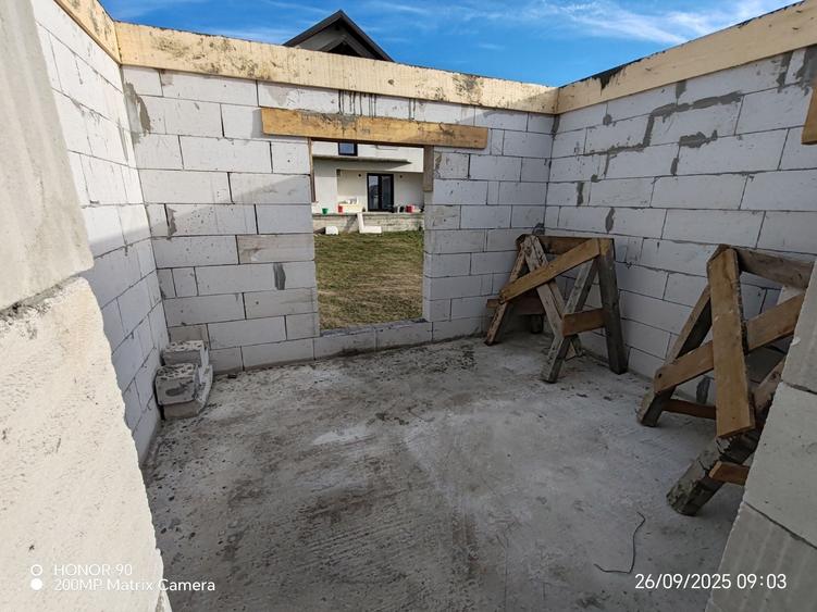 Casă cu 3 camere în Berchișești