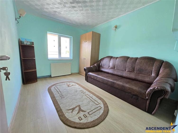 Apartament cu 3 camere decomandat în Noua